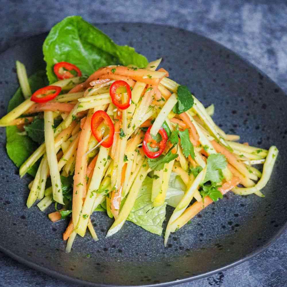 Thai Kachche Aam ka Salad